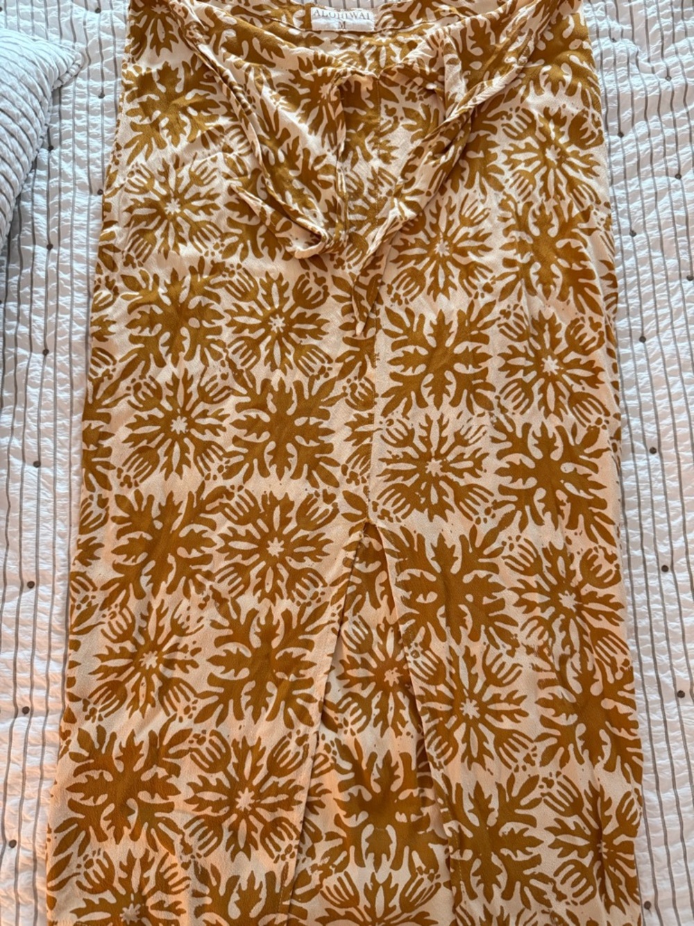 Alohiwai high waisted opal skirt